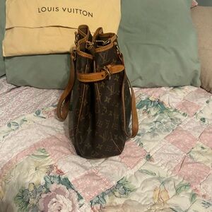 Louis Vuitton Handbag vintage discontinued